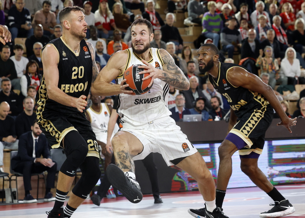 迈阿密国际客战纳什维尔：梅西、苏亚雷斯、布斯克茨首发出战（迈阿密国际客场对决纳什维尔，梅西、苏亚雷斯、布斯克茨联袂首发）