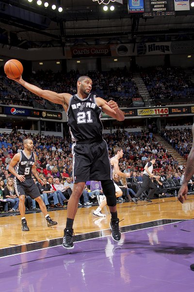 3-0！英超争冠格局骤变：神锋3场5球 12.1亿豪门3连胜落后枪手2分（3-0大捷！英超争冠形势生变：神锋近3战5球，12.1亿豪门三连胜距枪手仅2分）